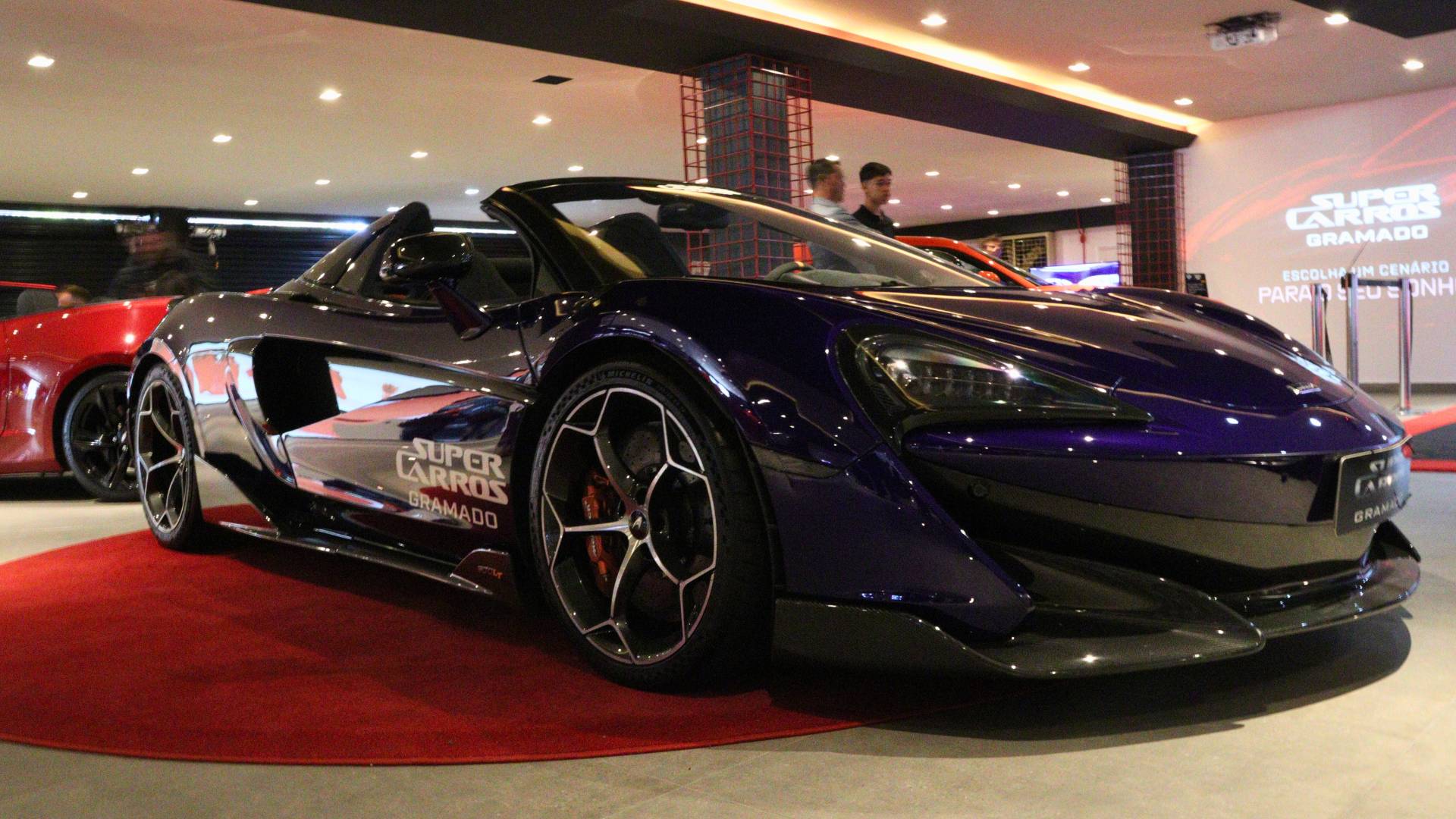 Conheça Hollywood Dream Cars e Super Carros em Gramado